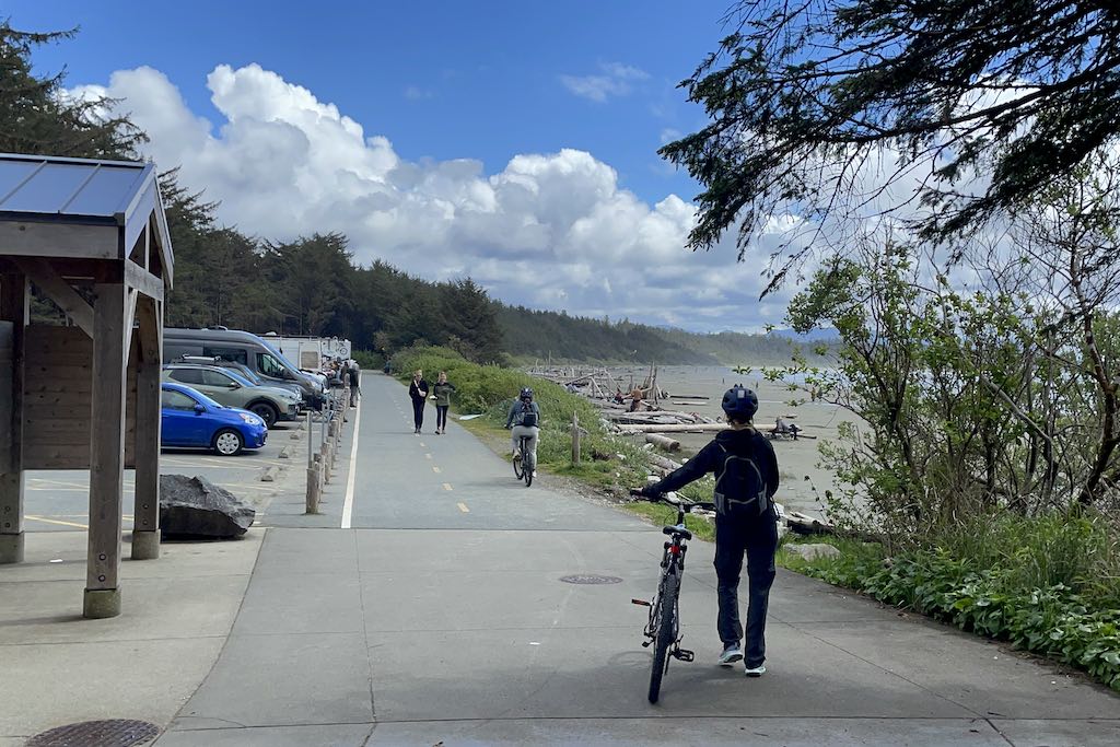 bicycle route between Tofino and Ucluelet